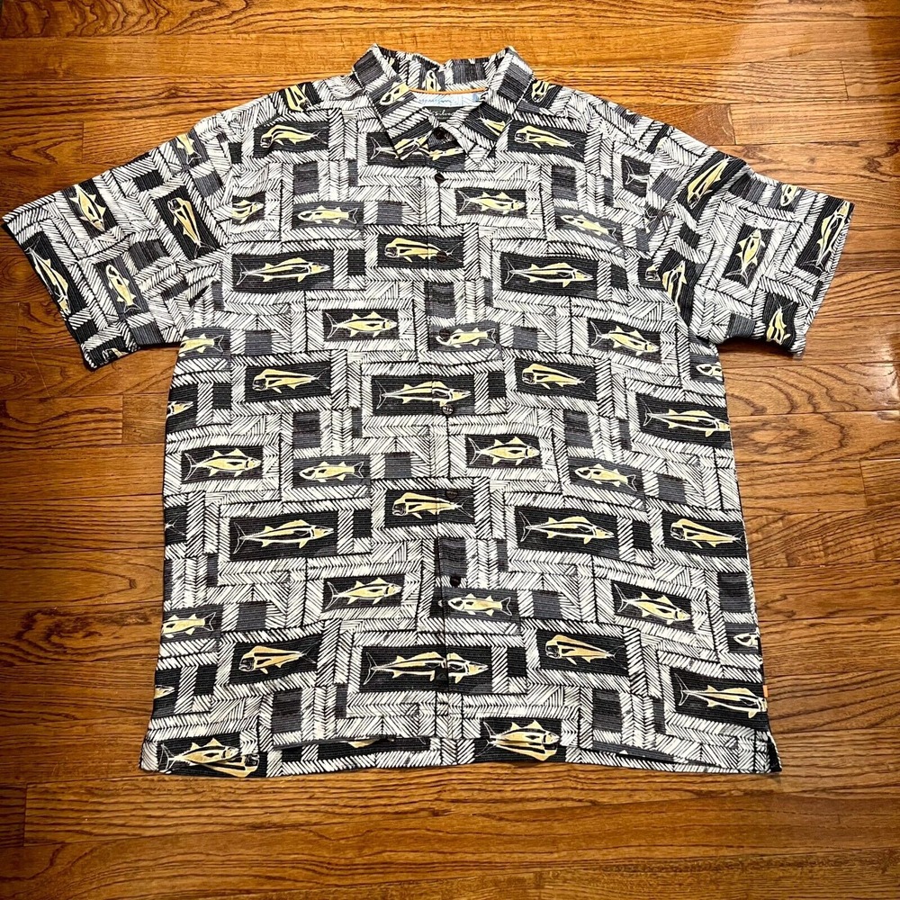 Quiksilver Shirt Mens XL Waterman Collection Fish Print Casual Short Sleeve Tops